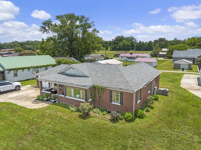 328 Greenup Rd, Raceland, KY 41169