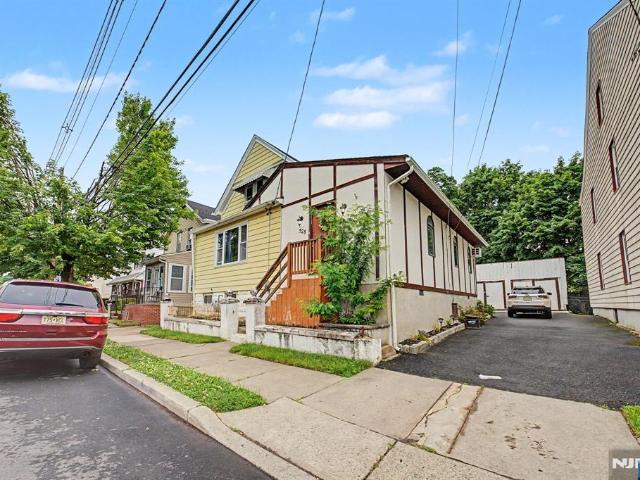 328 Hobart Avenue