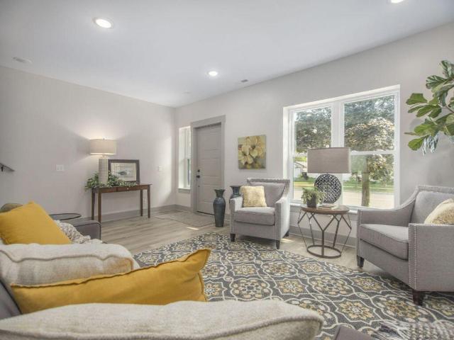 328 Maple Avenue