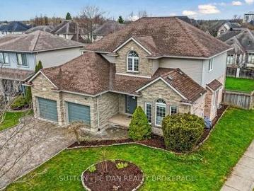 London, Ontario - Patio, Garden, Fireplace