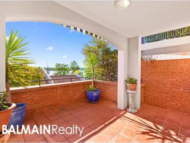 32/8 Water Street, Birchgrove Townhouse for rent Listed by Jo.
