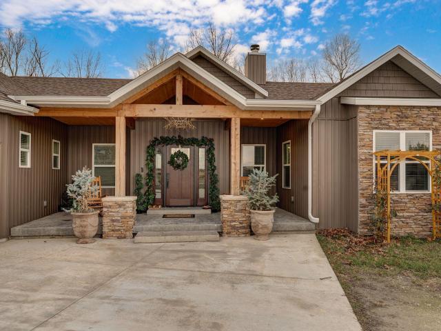 3294 W Farm Road 2