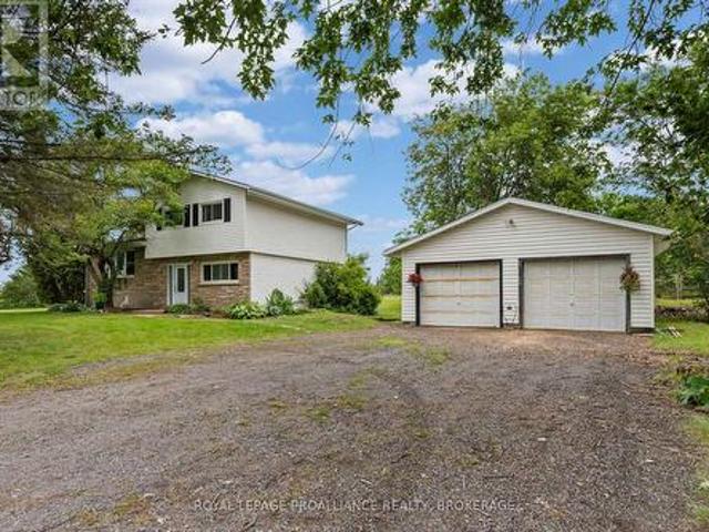 3298 Perth Road, South Frontenac, ON, K0H 1X0 house for sale | Listing ID X13700 | Royal LePage