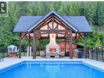3290 Little Slocan South Road, Winlaw, BC, V0G 2J0 house for sale | Listing ID 10375 | Royal LePage