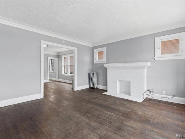 3290 Tuxedo Street