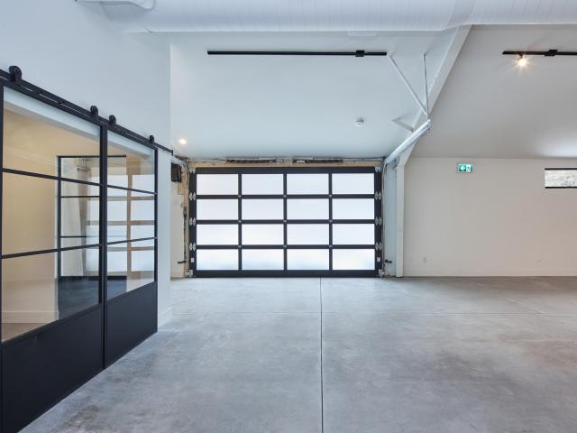 329 Catherine Street Commercial Space Apartment for Rent