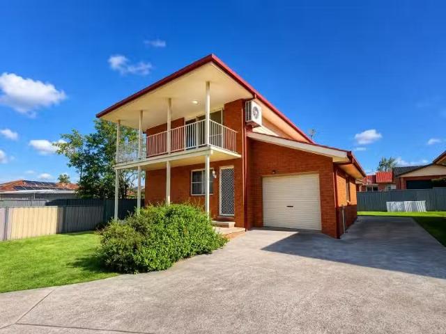 3/29 Campbell Road, TAMWORTH Townhouse for rent Listed by Rai.