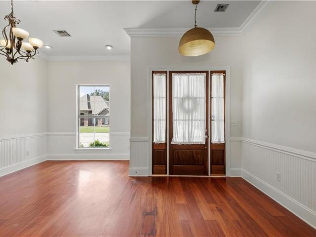 329 Brown Thrasher Loop S