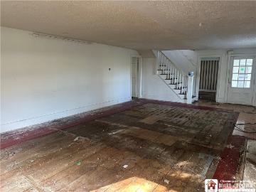 329 E Main St