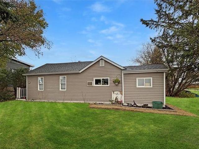 329 Main Street, Wawanesa, MB, R0K 2G0 house for sale | Listing ID 202600 | Royal LePage