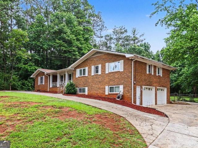 329 Plantation Circle