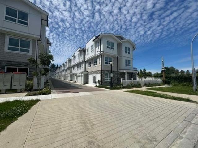 32 8181 A Street, Surrey, BC, V3W 3N8 townhouse for sale | Listing ID R3122 | Royal LePage
