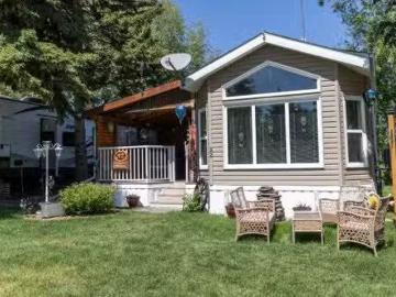 32 12044 Twp Rd 422, Rural Ponoka County, AB, T0C 2J0 condo.
