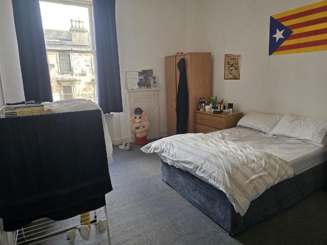 3/2, 30 Kersland Street, Hillhead. 5 bed apartment to rent £3,725 pcm £860 pw