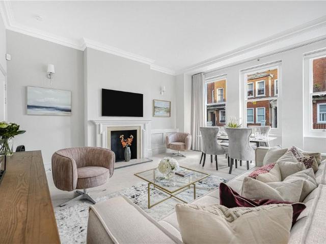 32 37 Ormonde Gate, London, SW3 4HA, United Kingdom | 3 bed duplex for rent #138103451 | Rentberry