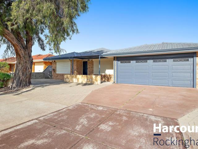 32 The Avenue, WARNBRO, WA 6169