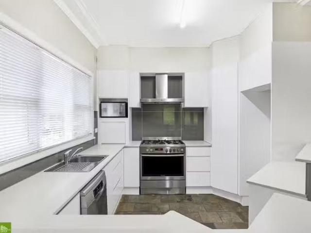 32 Uralba Street, FIGTREE House for rent Listed by Fitzgerald.