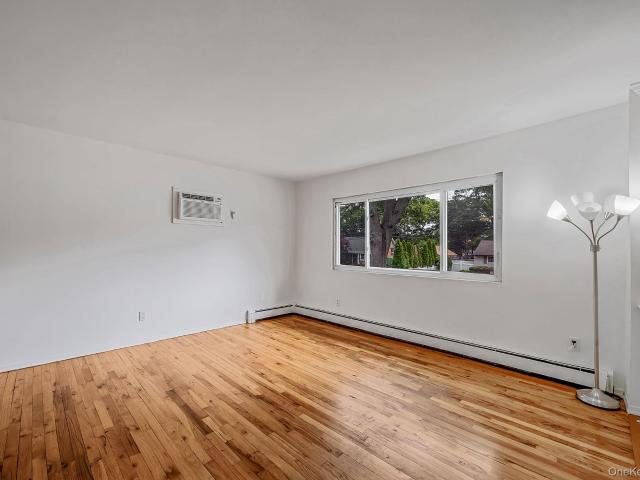 32 Vautrin Avenue