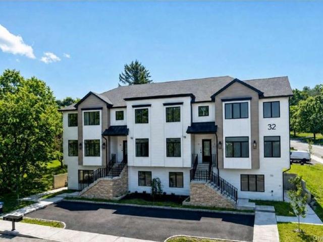 32 Virginia Ave Unit 101, Blooming Grove, NY 10950