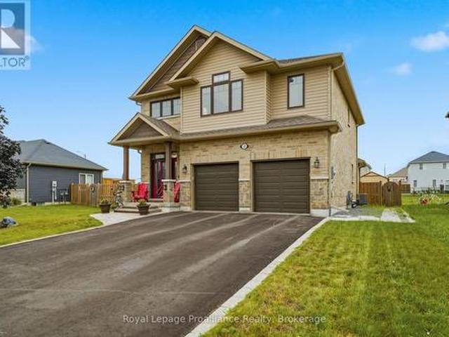 32 Walnut Crescent, Belleville Thurlow Ward, ON, K8N 0E4 house for sale | Listing ID X13782 | Royal LePage