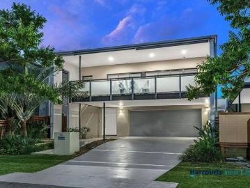 32 Waterline Crescent, BULIMBA, QLD 4171