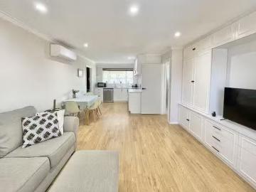 Cockle Creek, Newcastle - Garden, Air conditioning