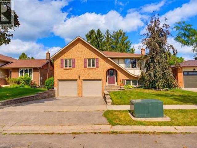 32 Wedgewood Drive, Brantford, ON, N3R 6J3 house for sale | Listing ID 40860 | Royal LePage