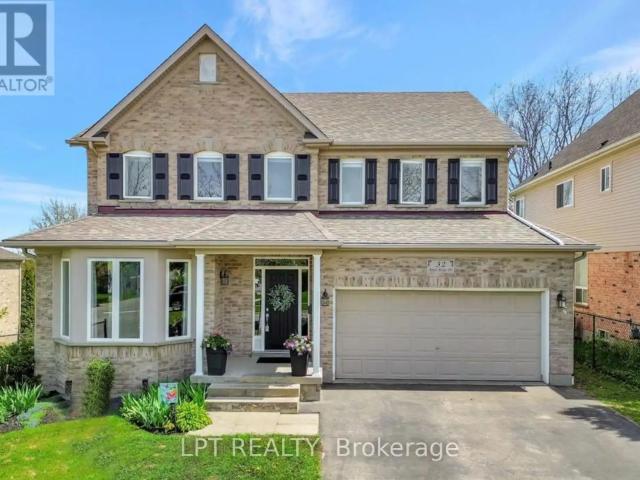 32 APPLE RIDGE DRIVE W