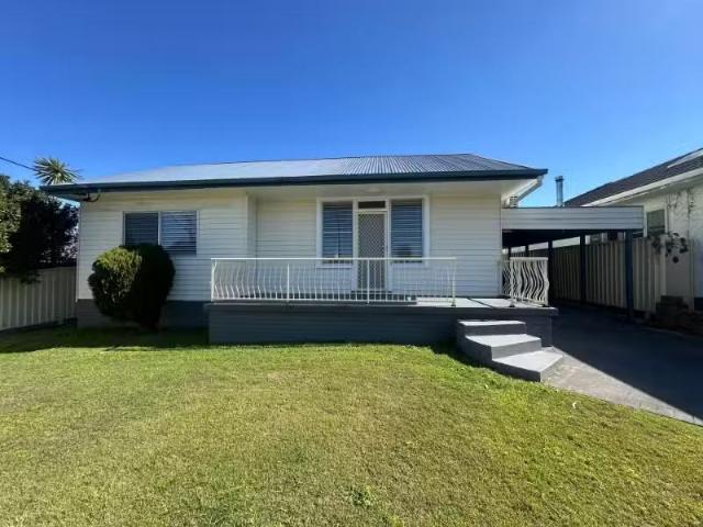 32 Athol Street, Toukley House for rent Listed by Taylah John.