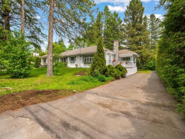 32 Av. Pagé, Saint Sauveur, QC, J0R 1R5 house for sale | Listing ID 26446 | Royal LePage
