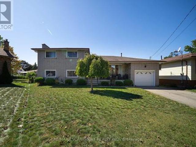 32 Avondale Crescent, Brantford, ON, N3S 4L5 house for sale | Listing ID X13831 | Royal LePage