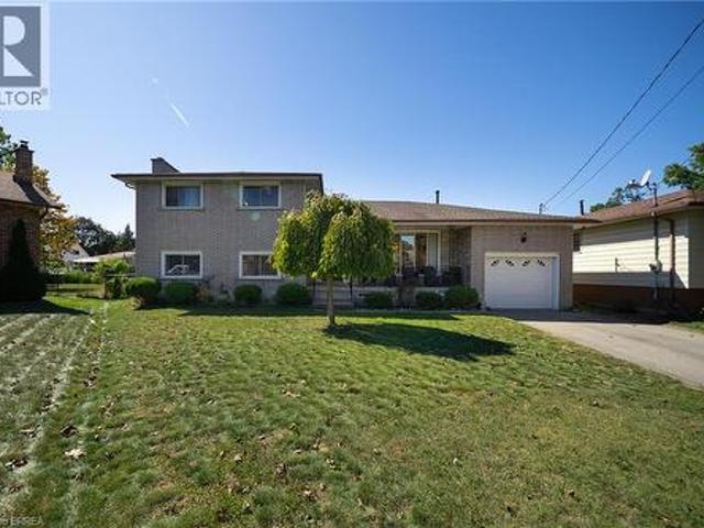 32 Avondale Crescent, Brantford, ON, N3S 4L5 house for sale | Listing ID 40865 | Royal LePage