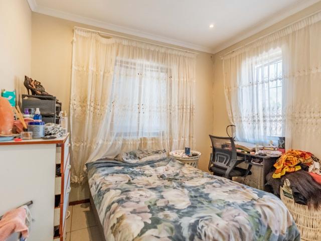 32 Bedroom Apartment / Flat For Sale in Athlone