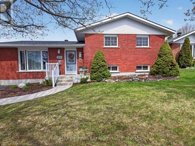 32 Bonaventure Place, Penetanguishene, ON, L9M 1J3 house for sale | Listing ID S13080 | Royal LePage
