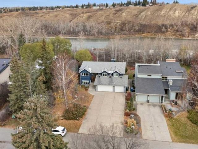 32 Bow Village Crescent Nw, Calgary, AB, T3B 4X2 house for sale | Listing ID A2355 | Royal LePage