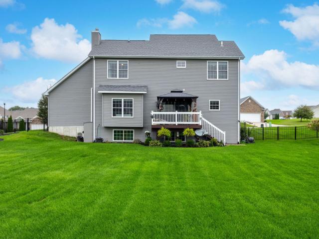 32 Blackstone Way
