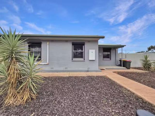 32 Brook Street, WHYALLA STUART, SA 5608 House for Rent