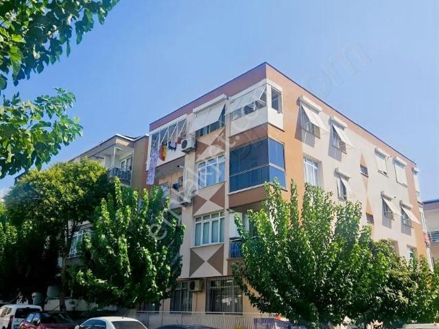 32 Buca Yığıtler'de Genış Satılık 3+1 Daıre