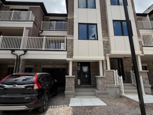 32 Canyon Hill Drive, Kitchener, ON, N2R 0V9 house for lease | Listing ID X13761 | Royal LePage