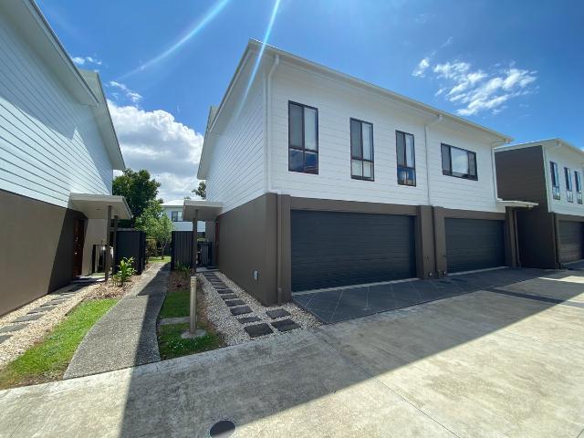 3/2 Carnarvon Court, Oxenford