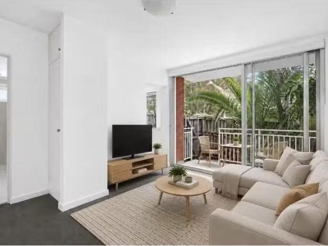 3/2 Carr Street, Coogee Apartment for rent Listed by David Ib.