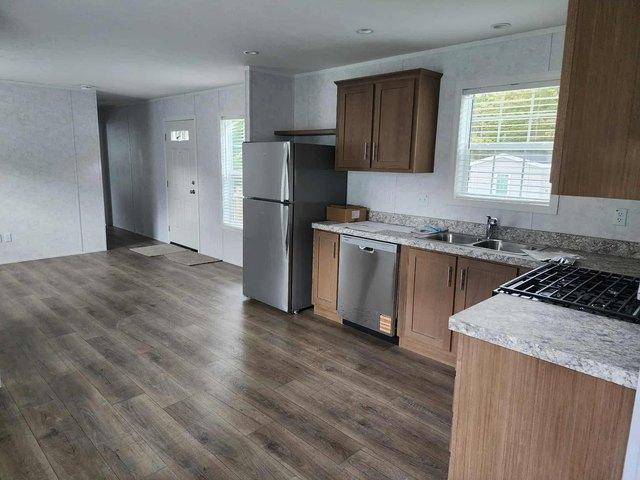 32 Cassie Ln, Bennington, VT 05201
