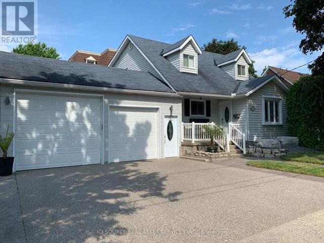 32 Centre Street, Cambridge, ON, N1R 4E5 house for sale | Listing ID X13628 | Royal LePage