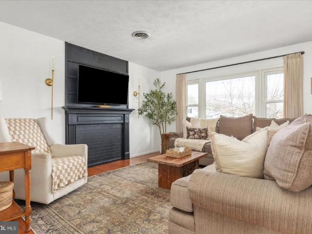 32 Cheerful Faye Drive