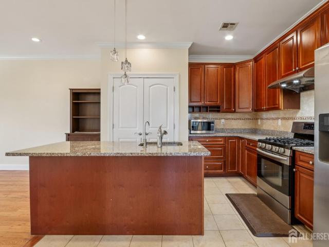 32 Cinder Road 3