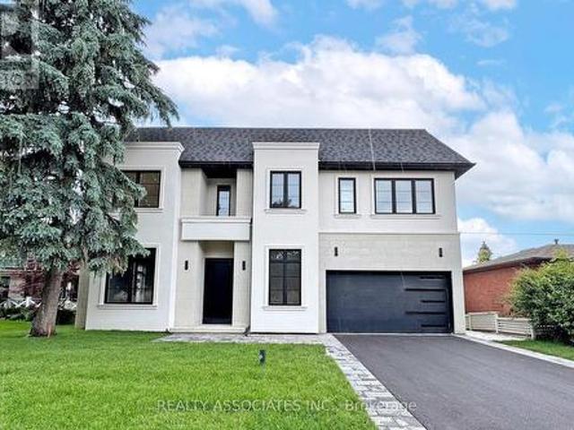 32 Cossar Avenue, Aurora, ON, L4G 3N8 house for sale | Listing ID N13686 | Royal LePage