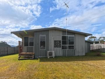 Apartment to rent in Walker Island - Parking