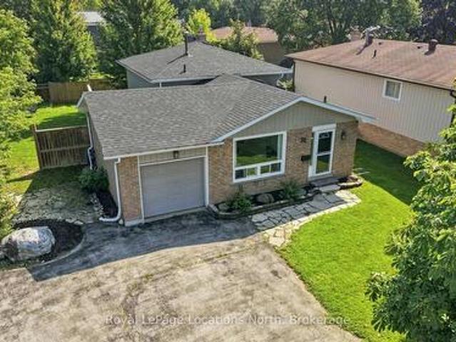 32 Courtice Crescent, Collingwood, ON, L9Y 4G1 house for sale | Listing ID S13836 | Royal LePage