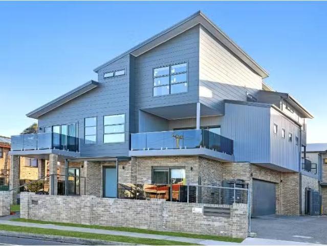3/2 Cowper Street, FAIRY MEADOW Townhouse for rent Listed by.