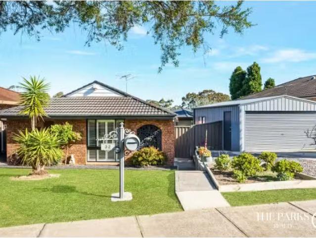 32 Cullum Street, Bossley Park House for rent Listed by Belin.